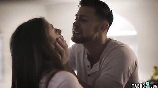 أخ يعاقب أخته الشقية بنيك - أفلام سكس